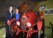 Landeshauptfrau Johanna Mikl-Leitner und Bürgermeister Klaus Schneeberger bei der Besichtigung des Ausstellungsstandortes Kasematten.