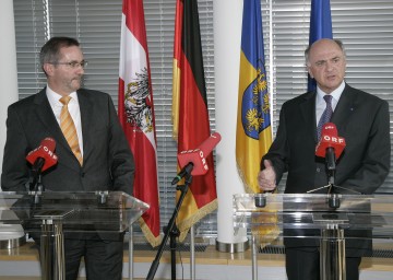 Brandenburgs Ministerpräsident Matthias Platzeck stattete Landeshauptmann Dr. Erwin Pröll im NÖ Landhaus in St. Pölten einen Besuch ab. 