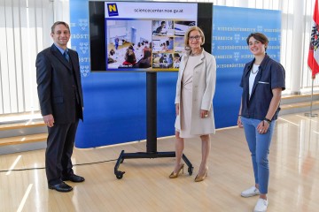 Landeshauptfrau Johanna Mikl-Leitner stellte heute gemeinsam mit Kami Krista und Klemens Hofer das Science Center Niederösterreich vor.