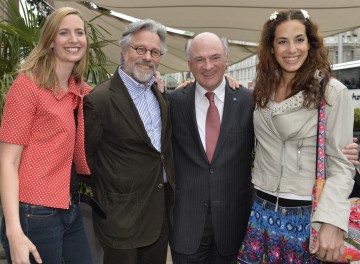 Bei der Programmpräsentation für das Theaterfest Niederösterreich 2013: Maxi Blaha, Adi Hirschal, Landeshauptmann Dr. Erwin Pröll, Nina Hartmann (v.l.n.r.).