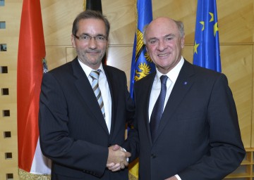 Landeshauptmann Dr. Erwin Pröll empfing in St. Pölten den Ministerpräsidenten von Brandenburg, Matthias Platzeck.