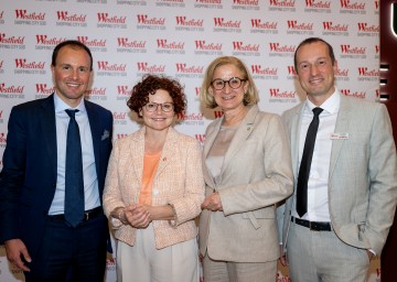 Paul Douay (Managing Director Asset Management Central Europe, Unibail-Rodamco-Westfield), Elisabeth Zehetner (Staatssekretärin für Wirtschaft, Energie und Tourismus), Landeshauptfrau Johanna Mikl-Leitner und Zsolt Juhasz (General Manager SCS) (v.l.n.r.)