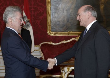 Landeshauptmann Dr. Erwin Pröll wurde von Bundespräsident Dr. Heinz Fischer im Sinne der Bundesverfassung angelobt.