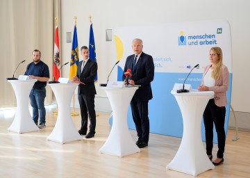 Bei der Pressekonferenz (von links): Josef Heidenbauer (Nah&Frisch Würmla), Geschäftsführer Martin Etlinger (MAG), Landesrat Martin Eichtinger, Beraterin Daniela Sieberer