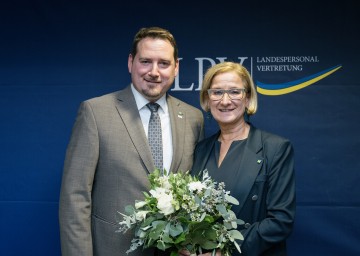 Landeshauptfrau Johanna Mikl-Leitner mit LPV Obmann und ÖAAB-FCG Spitzenkandidat Hans Zöhling.