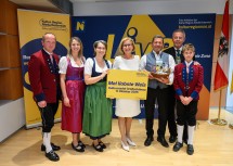 Großschönau im Waldviertel freut sich auf die Live-Übertragung „Mei liabste Weis“ am 11. Oktober 2025.