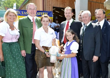 Landesrat Dr. Stefan Pernkopf (2.v.li.) und Minister Niki Berlakovich (4. v. li.) nahmen gestern, 28. Juni, die Eröffnung der diesjährigen Inter-Agrar in Wieselburg vor.
