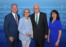 Zweiter Landtagspräsident Gerhard Karner, Landeshauptfrau Johanna Mikl-Leitner, Winfried Kretschmann und die Präsidentin des Landtages von Baden-Württemberg, Muhterem Aras (v.l.n.r.)