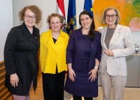 LH Mikl-Leitner/LR Teschl-Hofmeister/Kinder- und Jugendanwältin Tsolakidis: „Mehr gemeinsame Zeit statt mehr Bildschirmzeit“