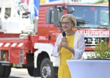 Landeshauptfrau Johanna Mikl-Leitner bei ihrer Rede zum 20. Jubiläum des Sicherheitszentrums Unteres Kamptal.
