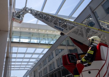 Evakuierungsübung im Regierungsviertel in St. Pölten erfolgreich durchgeführt