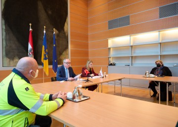 Beim Medientermin nach der Lagebesprechung (von links): Christof Constantin Chwojka (Notruf NÖ), LH-Stellvertreter Stephan Pernkopf, Landesrätin Ulrike Königsberger-Ludwig und Sanitätsdirektorin Irmgard Lechner.