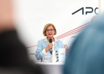 Landeshauptfrau Johanna Mikl-Leitner bei der Inbetriebnahme der Weinviertelleitung.