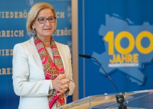 Landeshauptfrau Johanna Mikl-Leitner sprach zum Jubiläum „100 Jahre Bundesland Niederösterreich“.