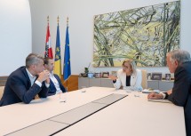 ÖGK-Generaldirektor Bernhard Wurzer, PVE-St. Pölten-Leiter Dr. Rafael Pichler, Landeshauptfrau Johanna Mikl-Leitner und Landesrat Martin Eichtinger