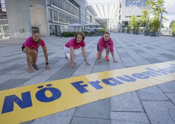 Frauen-Landesrätin Christiane Teschl-Hofmeister (Mitte) freut sich auf 15-jähriges Jubiläum des NÖ Frauenlaufs