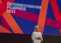 Landeshauptfrau Johanna Mikl-Leitner bei ihrer Rede im Zuge der Filmpreisgala im Grafenegger Auditorium.