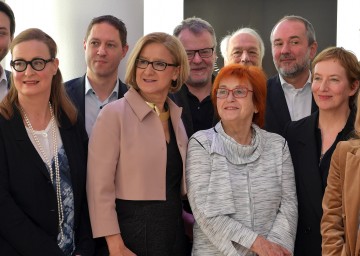 Bekanntgabe der Nominierungen zum Österreichischen Filmpreis 2018 mit Landeshauptfrau Johanna Mikl-Leitner (3.v.l.)​​ und Regisseur Stefan Ruzowitzky, Präsident der Akademie des Österreichischen Films (4.v.l.)