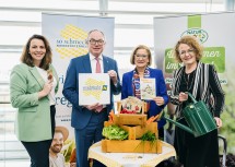 Elisabeth Harreither, Leiterin der Kulinarik-Initiative „So schmeckt Niederösterreich“, LH-Stellvertreter Stephan Pernkopf, Landeshauptfrau Johanna Mikl-Leitner und Landesrätin Christiane Teschl-Hofmeister (v.l.).