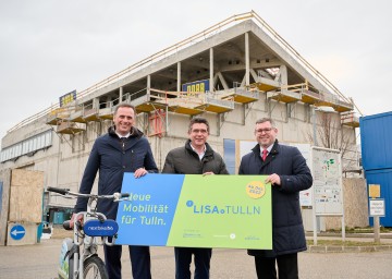 Im Bild von links nach rechts: Landesrat Jochen Danninger, Bürgermeister Peter Eisenschenk, Landesrat Ludwig Schleritzko