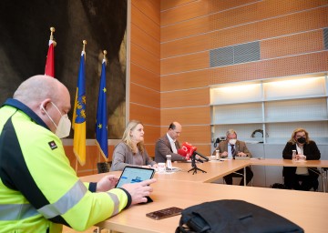 Impfkoordinator  Christof Constantin Chwojka, Landesrätin Ulrike Königsberger-Ludwig, Gemeindebundpräsident Johannes Pressl, Direktor Markus Klamminger von der NÖ Landesgesundheitsagentur und Sanitätsdirektorin Irmgard Lechner (v.l.n.r.) informierten zur aktuellen Corona-Lage