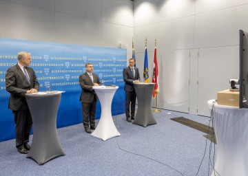 Bei der Video-Pressekonferenz (von links): die Landesräte Martin Eichtinger, Ludwig Schleritzko und Jochen Danninger