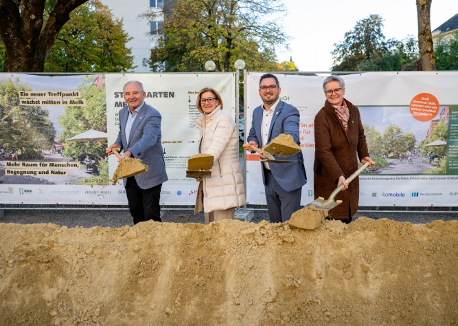 LH Mikl-Leitner beim Spatenstich für den „Stadtgarten Melk“