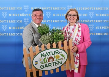Erlebnis-Gärtner Reinhard Kittenberger und Landeshauptfrau Johanna Mikl-Leitner.
