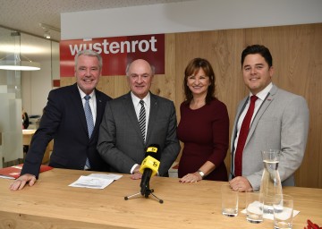 Eröffnung der Wüstenrot-Landesdirektion in Wiener Neustadt: Bürgermeister Mag. Klaus Schneeberger, Landeshauptmann Dr. Erwin Pröll, Generaldirektorin Dr. Susanne Riess und Landesdirektor Tobias Kohl.