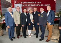 Gemeindebund-Präsident Alfred Riedl, LH-Stellvertreter Stephan Pernkopf, der Tullner Bürgermeister Peter Eisenschenk, Landeshauptfrau Johanna Mikl-Leitner, Landesfeuerwehrkommandant Dietmar Fahrafellner, Pater Stephan Holpfer und Landtagsabgeordneter Christoph Kaufmann (v.l.n.r.)