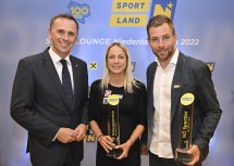 Landesrat Jochen Danninger mit Lena Pressler und Benjamin Karl.