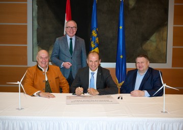 Energiepark Bruck/Leitha Präsident Herbert Stava, LH-Stellvertreter Stephan Pernkopf, Bürgermeister Otto Auer und ÖKOENERGIE Geschäftsführer Richard Kalcik 