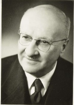 Schwarzweiß-Portrait Georg Kotek