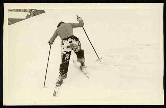 Beim Aufstieg mit angeschnallten Skien