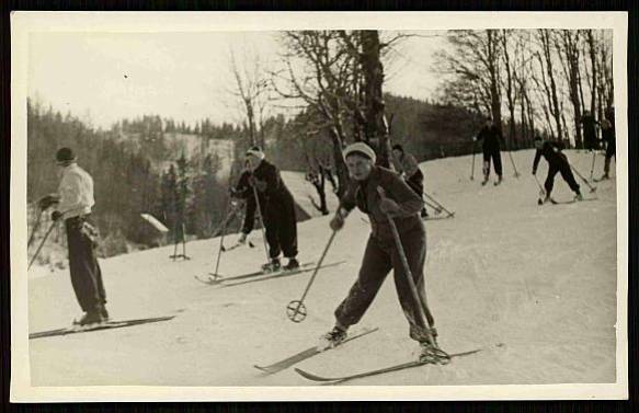 Eine Skikursgruppe